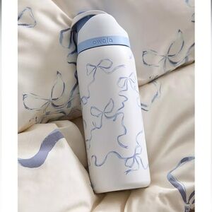 Owala Tied And True Blue Bows 32 Oz Freesip UO Exclusive! New!